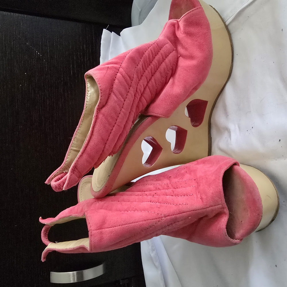 Stylish Pink Wedge Sandals